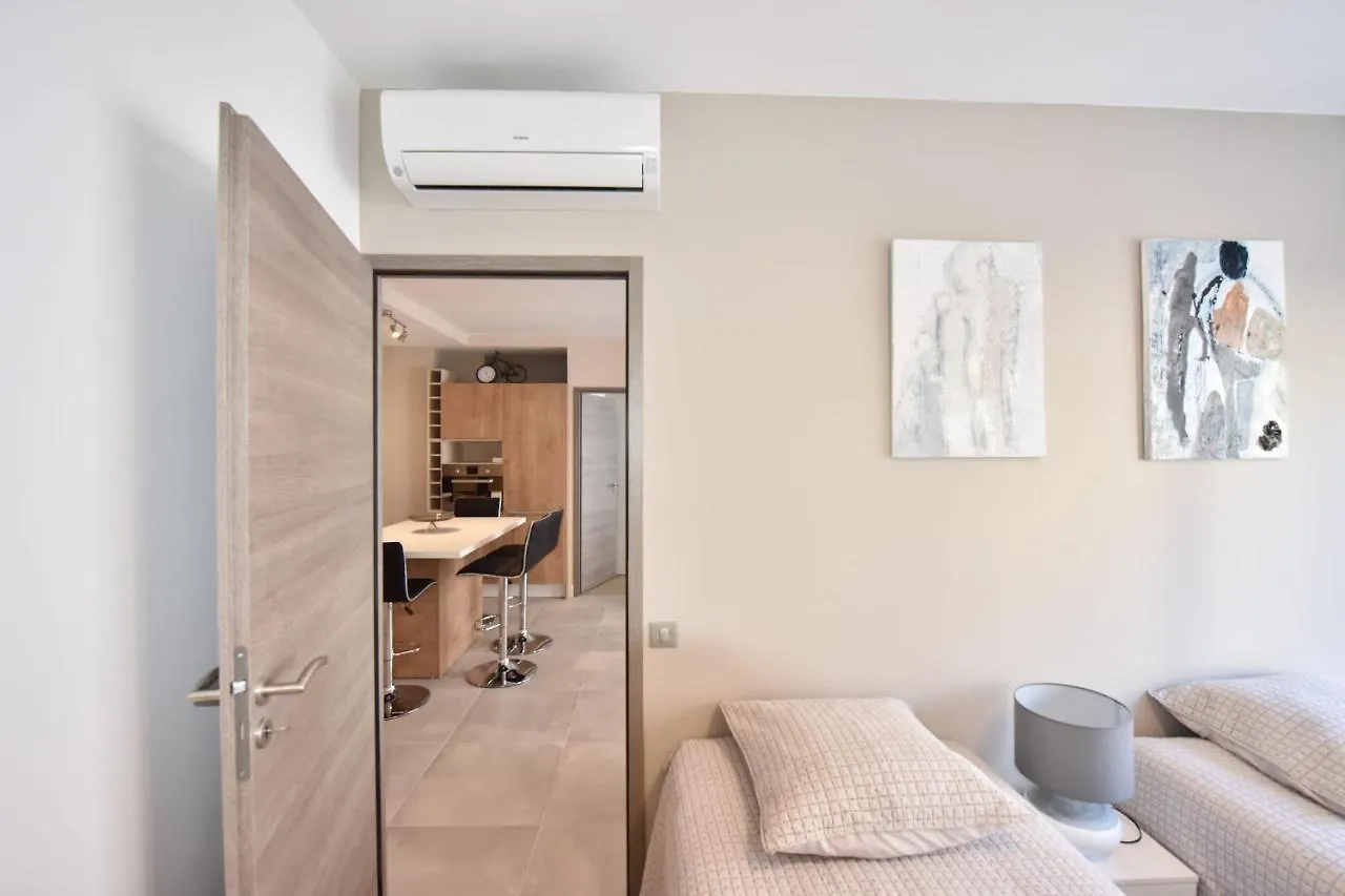 3-Room Apartment In The Heart Of Cannes 0*,
