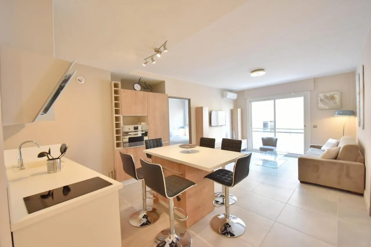 3-Room Apartment In The Heart Of Cannes