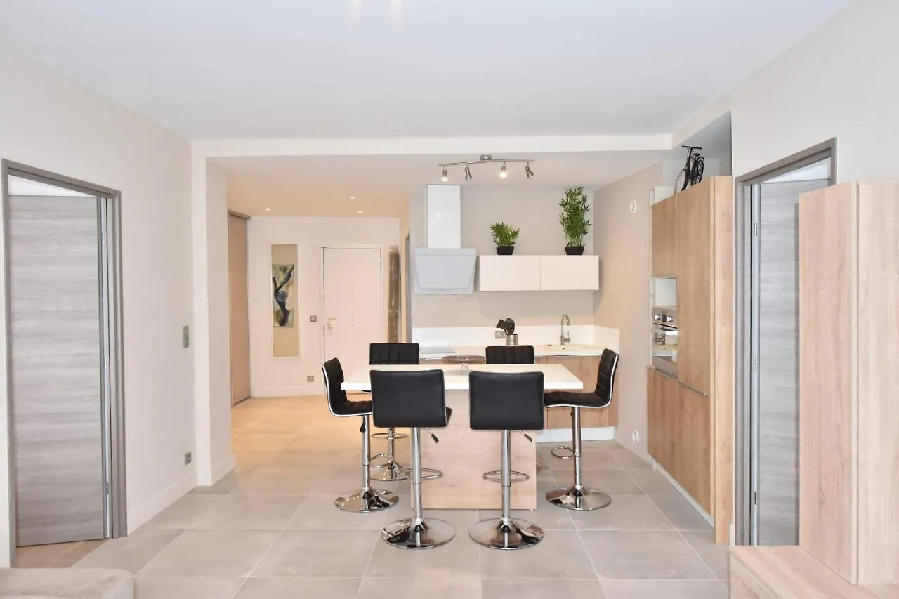 3-Room Apartment In The Heart Of Cannes 0*,