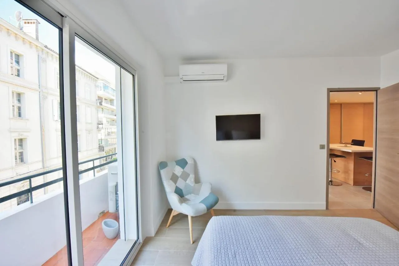 3-Room Apartment In The Heart Of Cannes