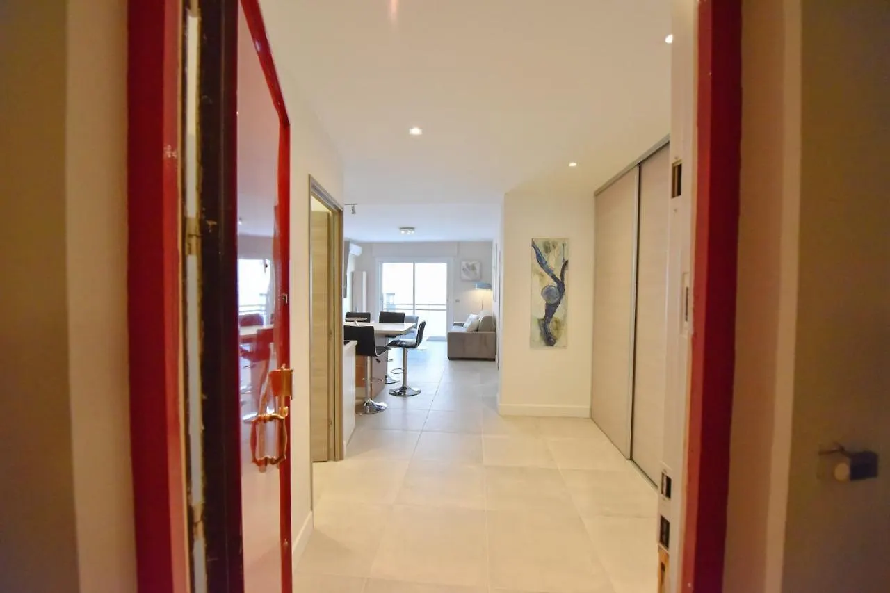 3-Room Apartment In The Heart Of Cannes