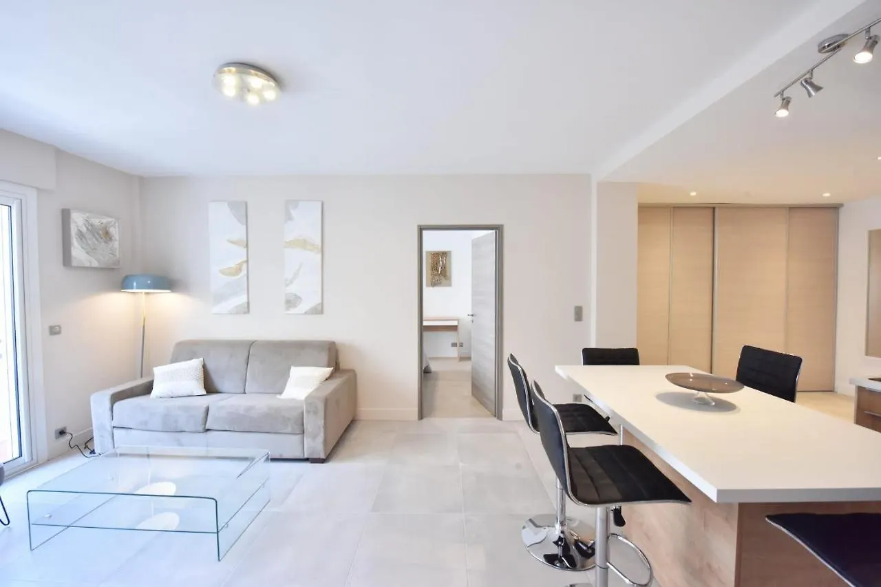 3-Room Apartment In The Heart Of Cannes